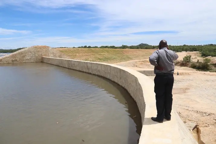 Zimbabwe diocese rebuilds dam in response to climate change, water scarcity