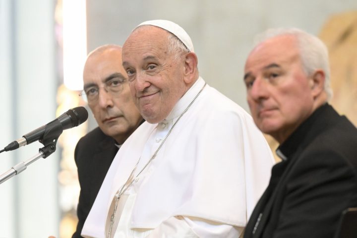 Italian report: Pope encourages gay man who wants to enter seminary