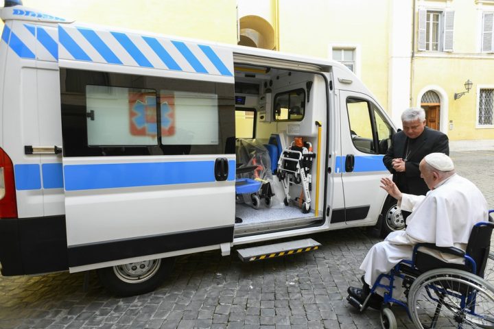 Pope donates ambulance, opens rehabilitation center in Ukraine
